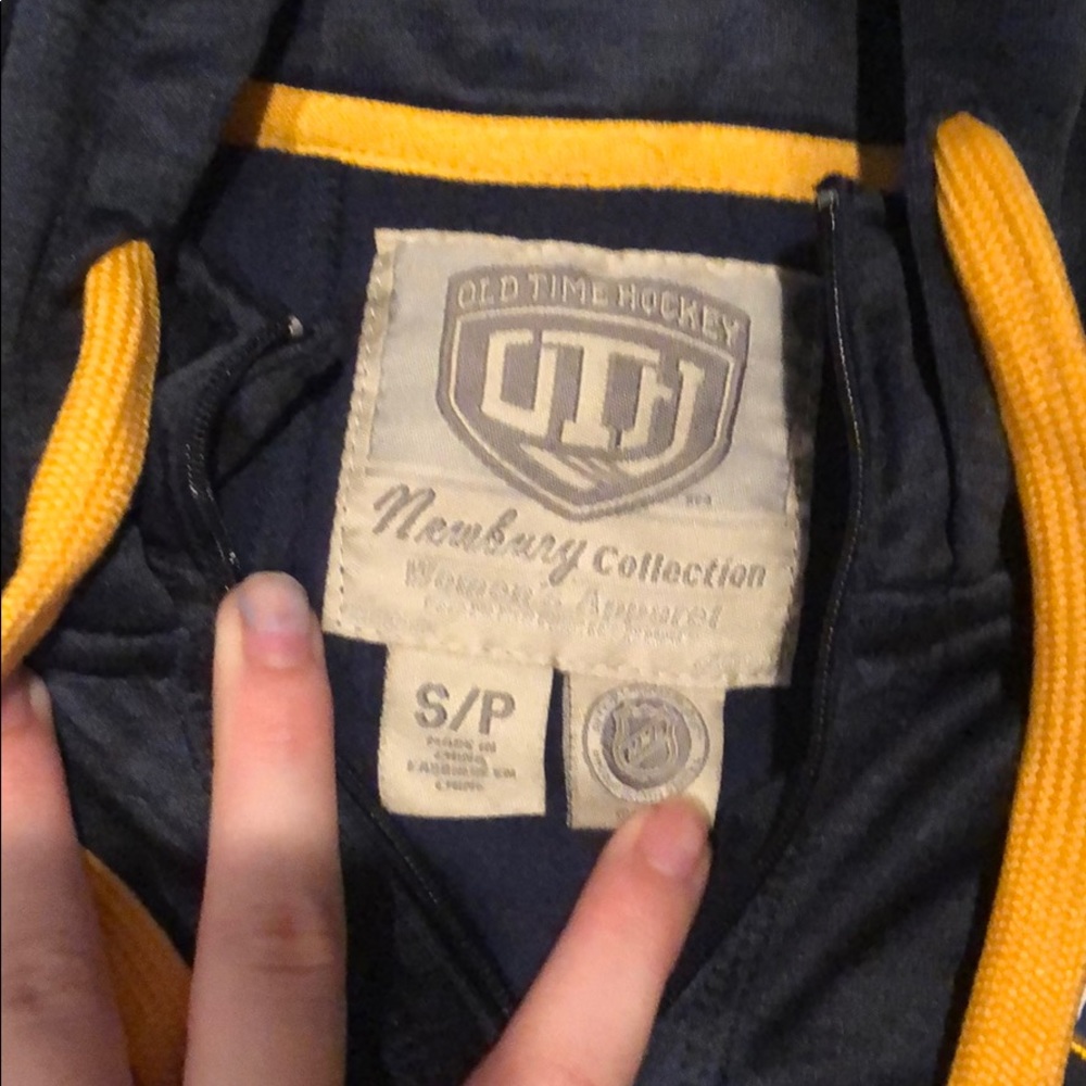 Predators Sweatshirt - Picture 3 of 4